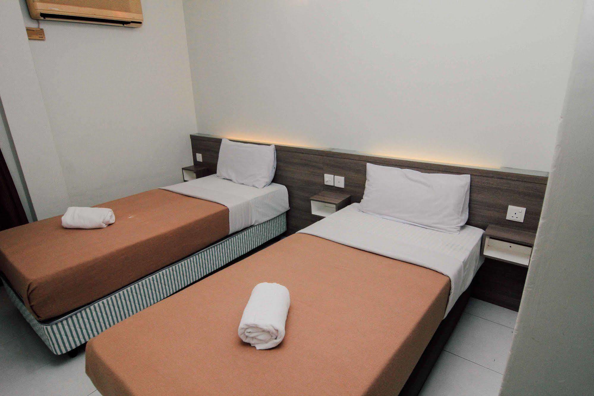 Qish Hotel Malacca Eksteriør bilde