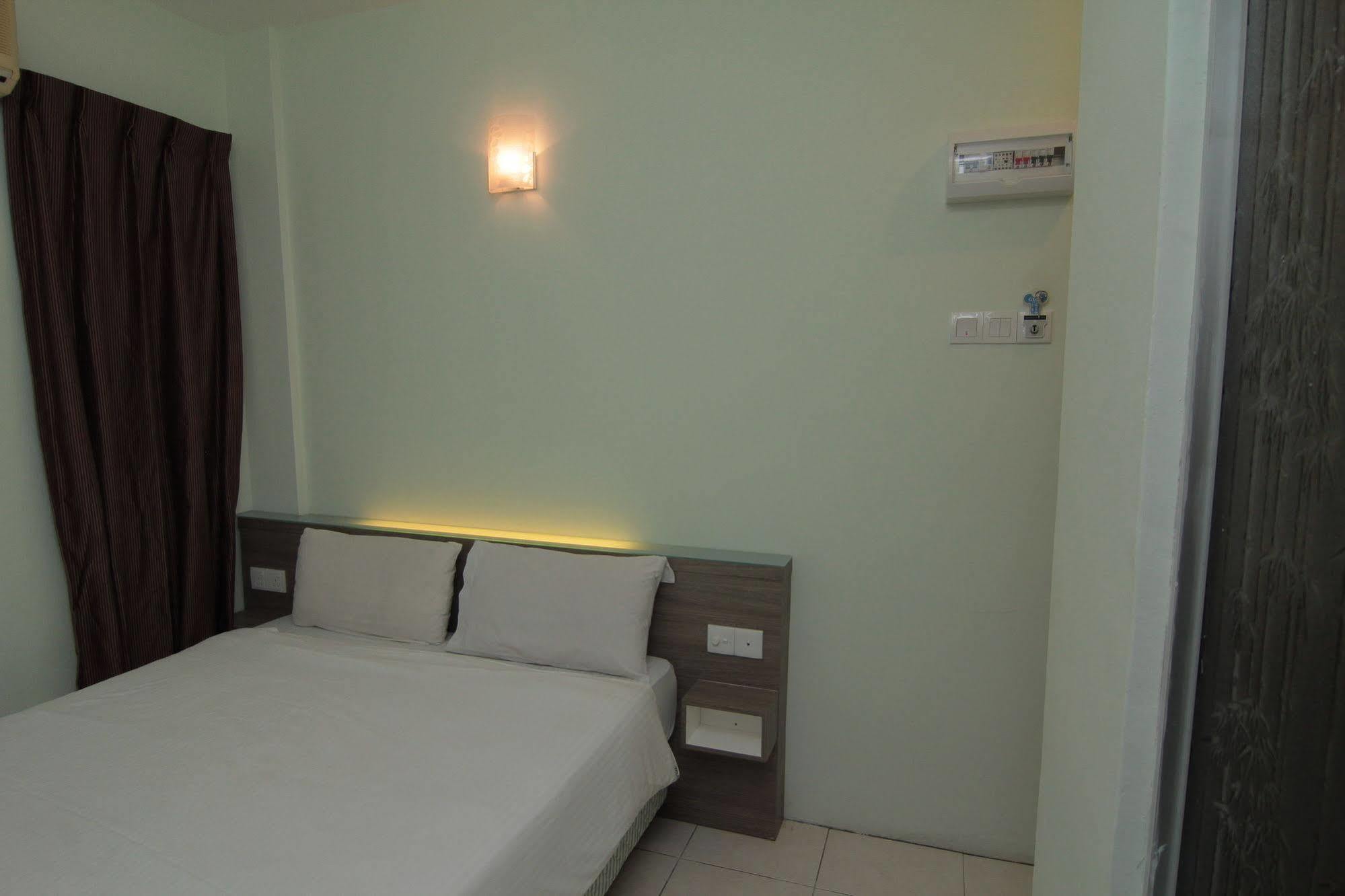 Qish Hotel Malacca Eksteriør bilde